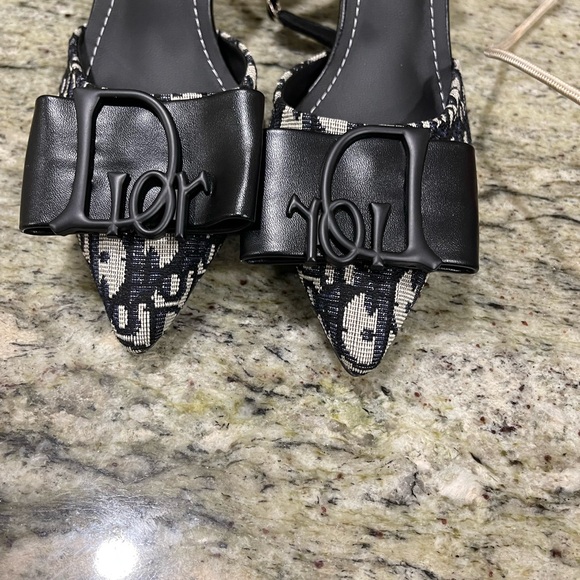 Heels - Picture 4 of 7